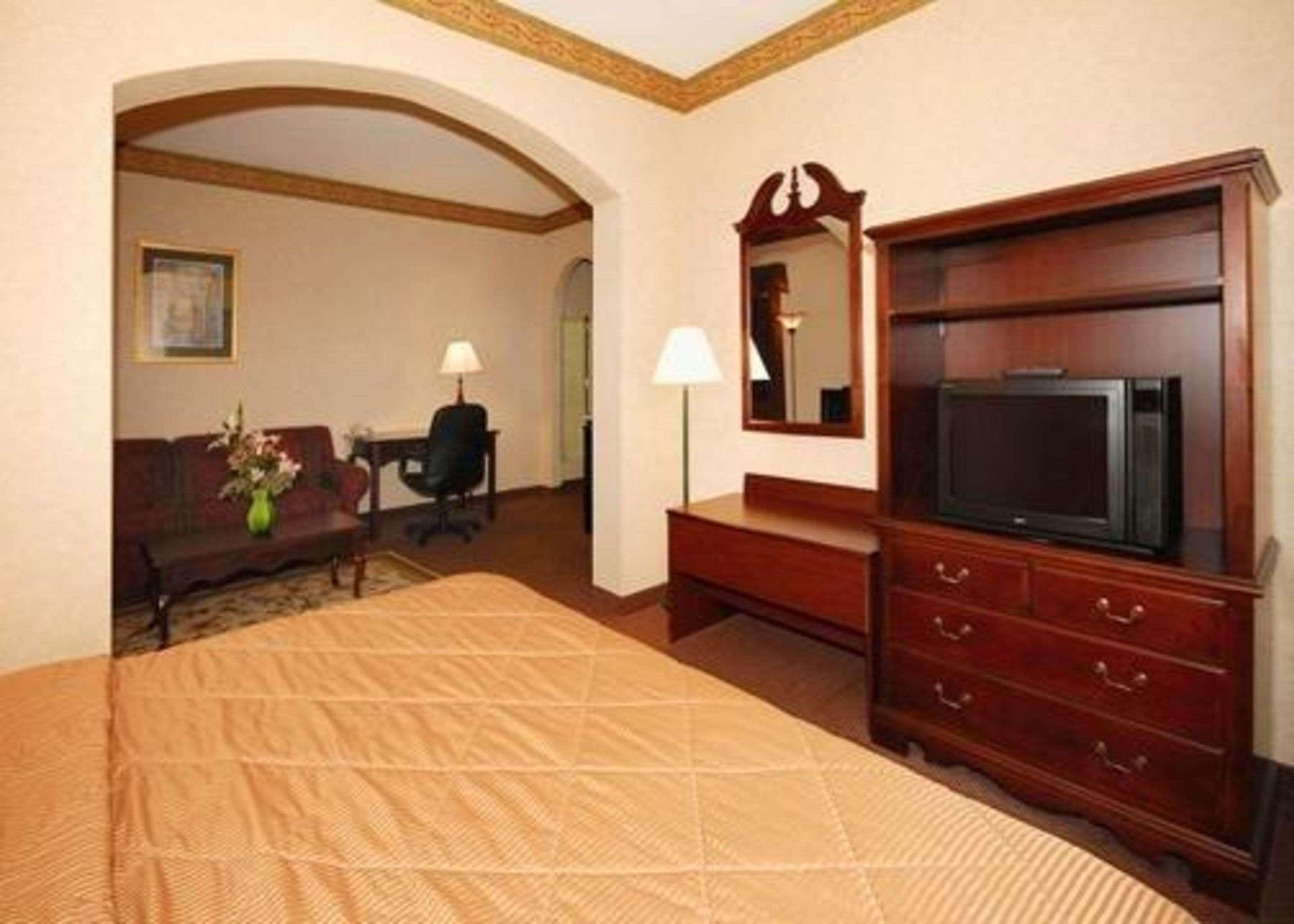 Quality Inn & Suites Tarboro - Kingsboro Extérieur photo